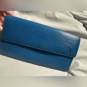 Authentic Louis Vuitton Blue Epi Leather Long Wallet GUC with COA